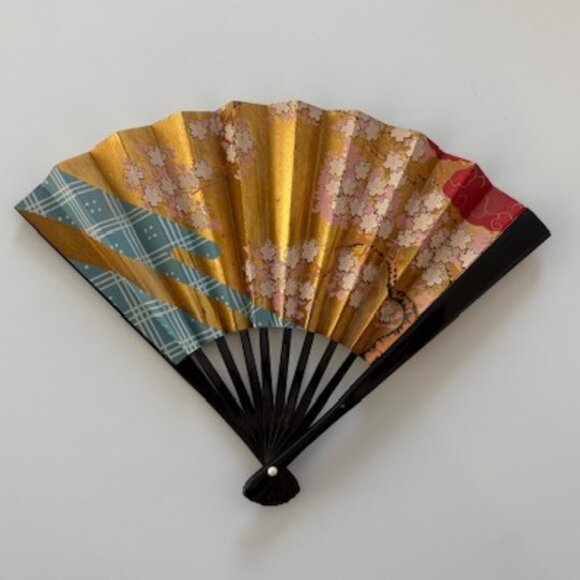 Gifts from China - Cosmetic Bag, Fabric Gift Bag, Hand Held Folding Fan - Picture 5 of 9